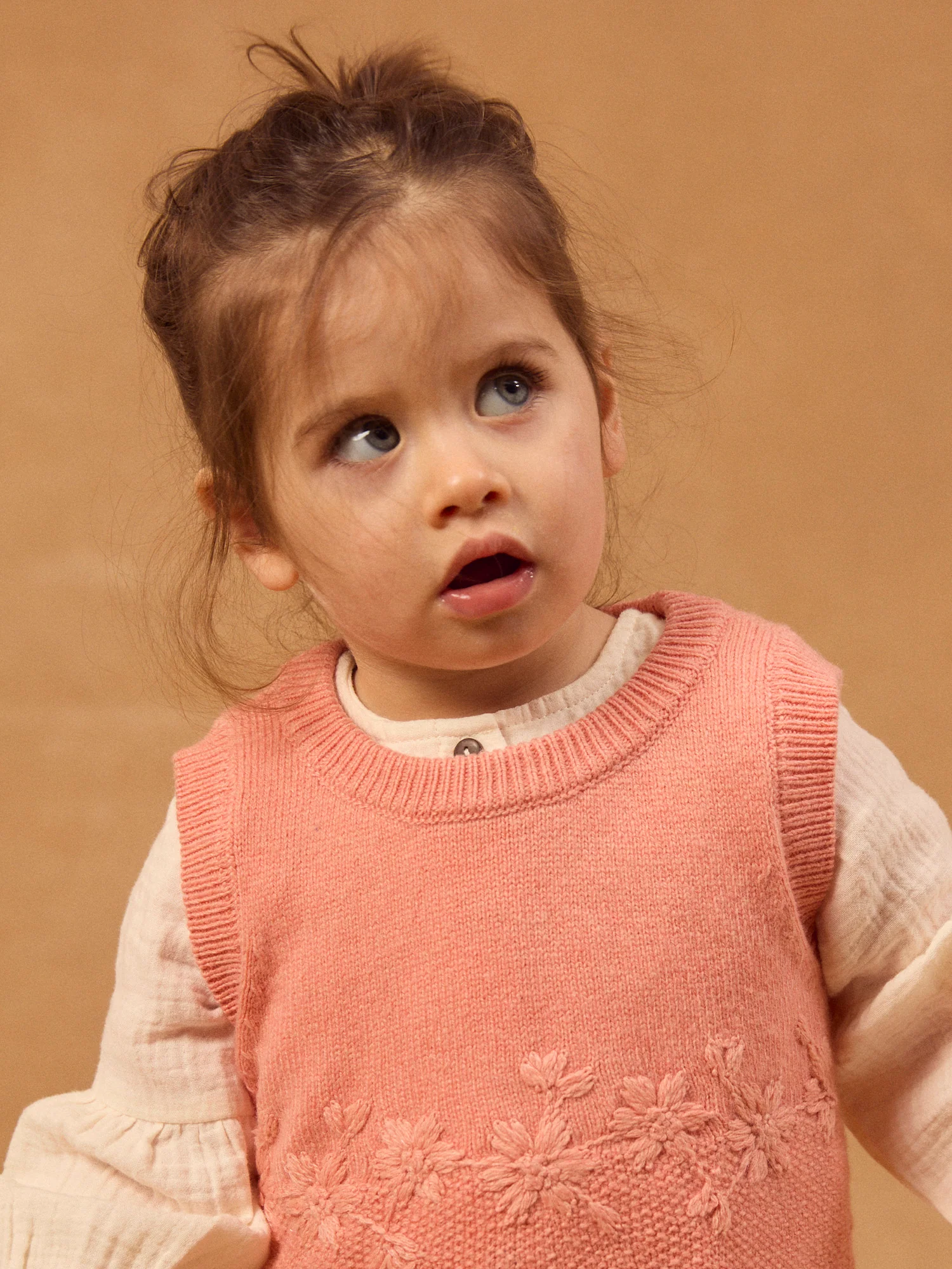 Maglione senza maniche corallo per bambina - Image 3