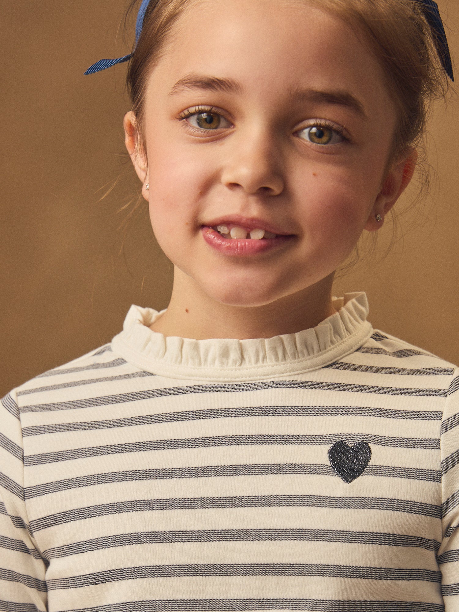 Maglietta bianca con strisce blu marine e maniche lunghe per ragazze - Image 3