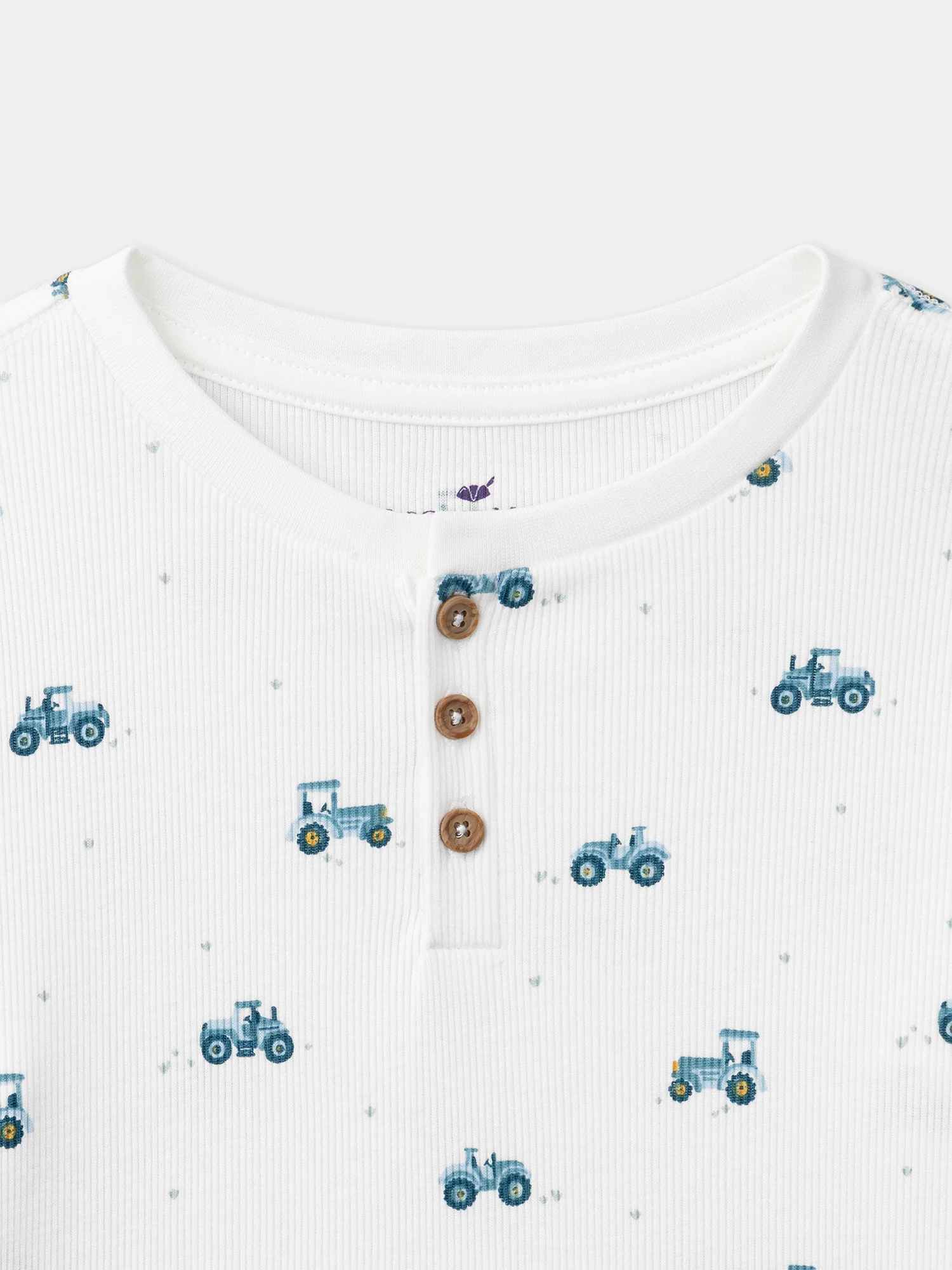 Pigiama bianco stampato con trattori per bambini - Image 5