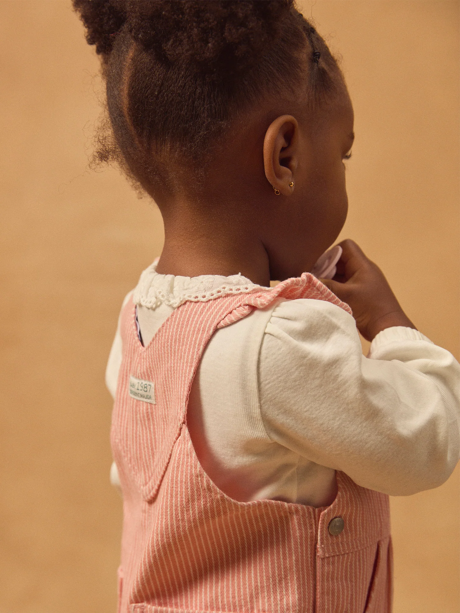 Salopette rayée corail et écru à patch cœur Bébé Fille - Image 4