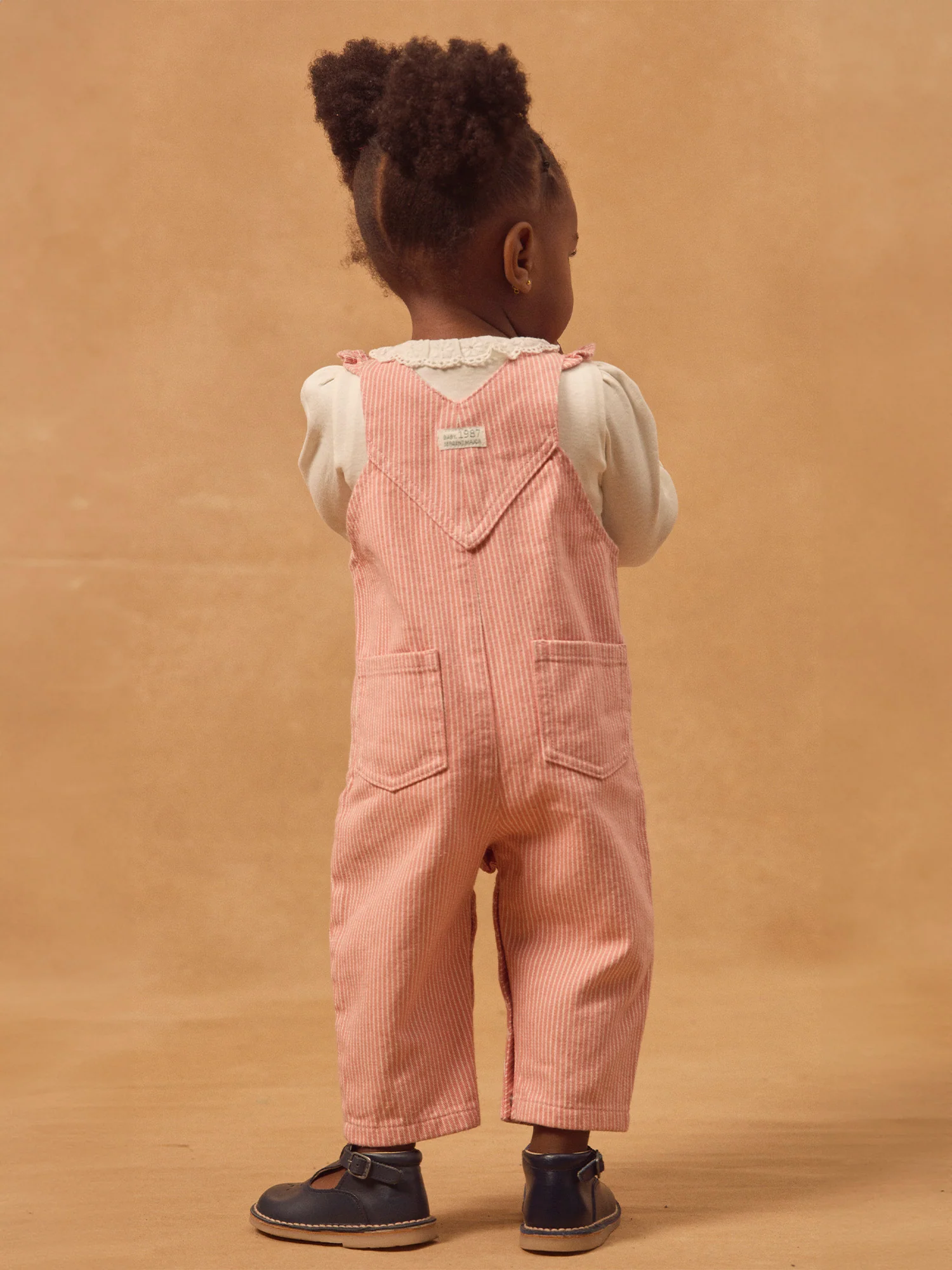 Salopette rayée corail et écru à patch cœur Bébé Fille - Image 5