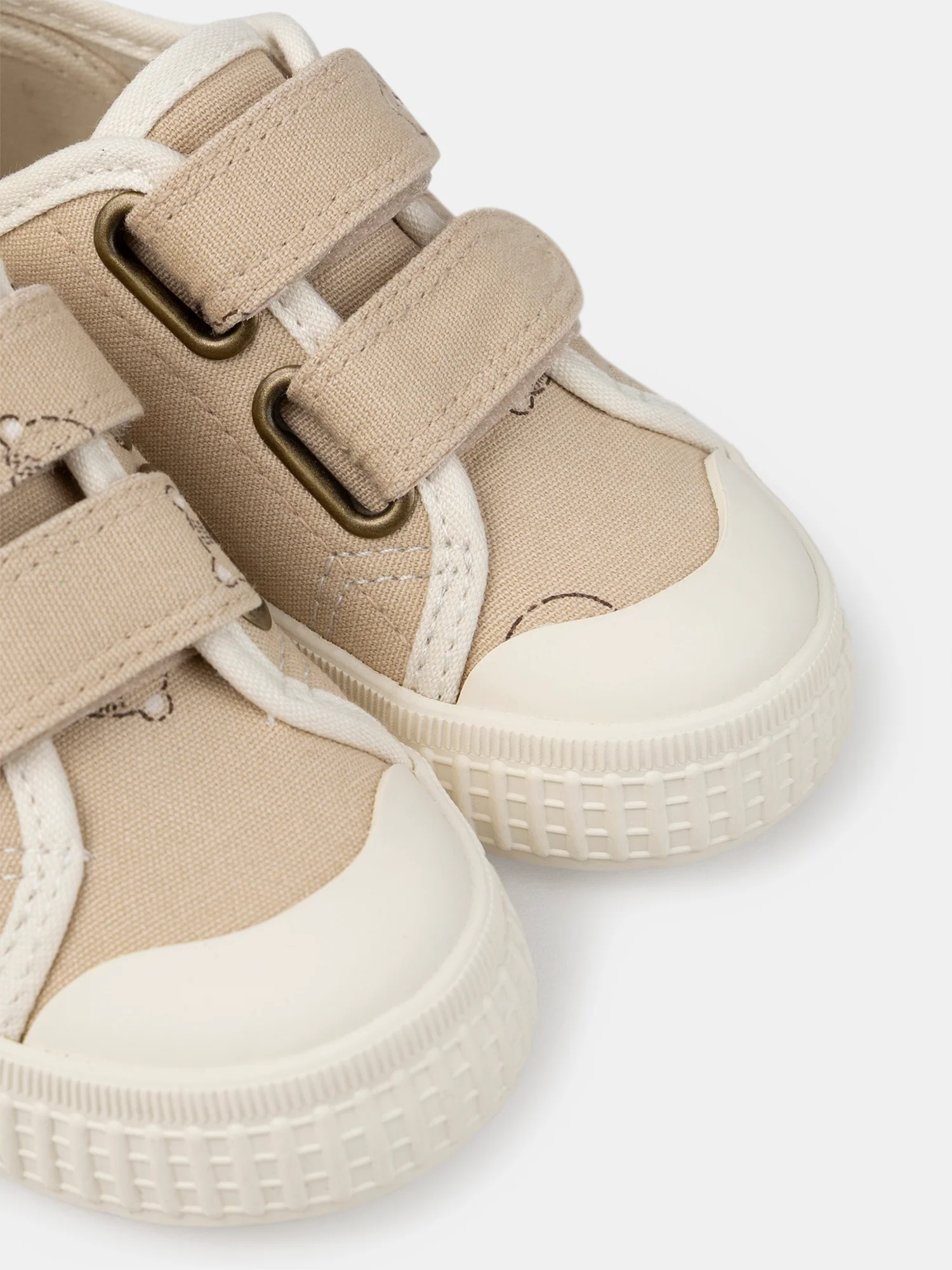 Sneakers beige con stampa di orsetto per bambini - Image 4