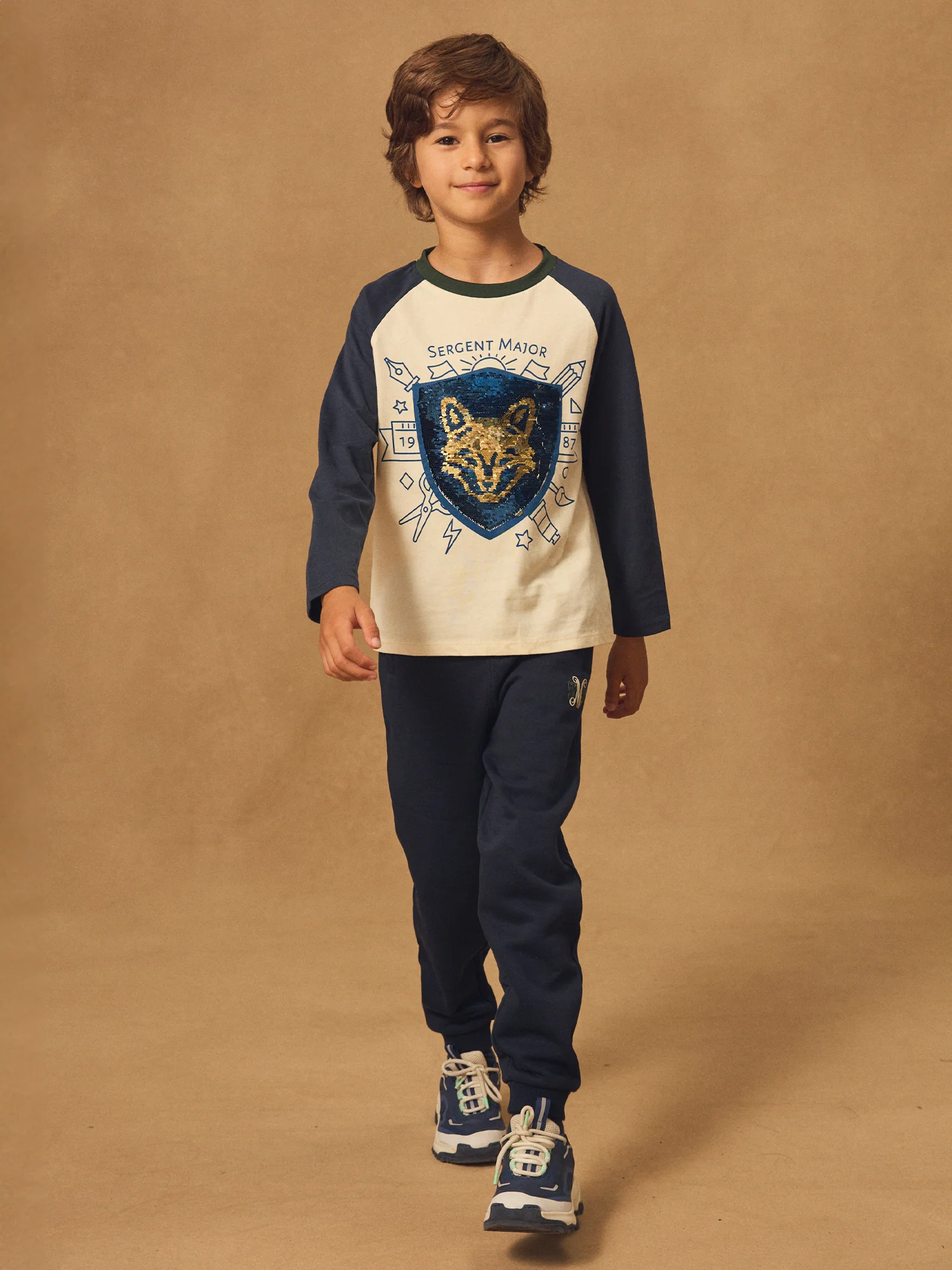 T-shirt ecru con paillettes e maniche lunghe per bambino - Image 5