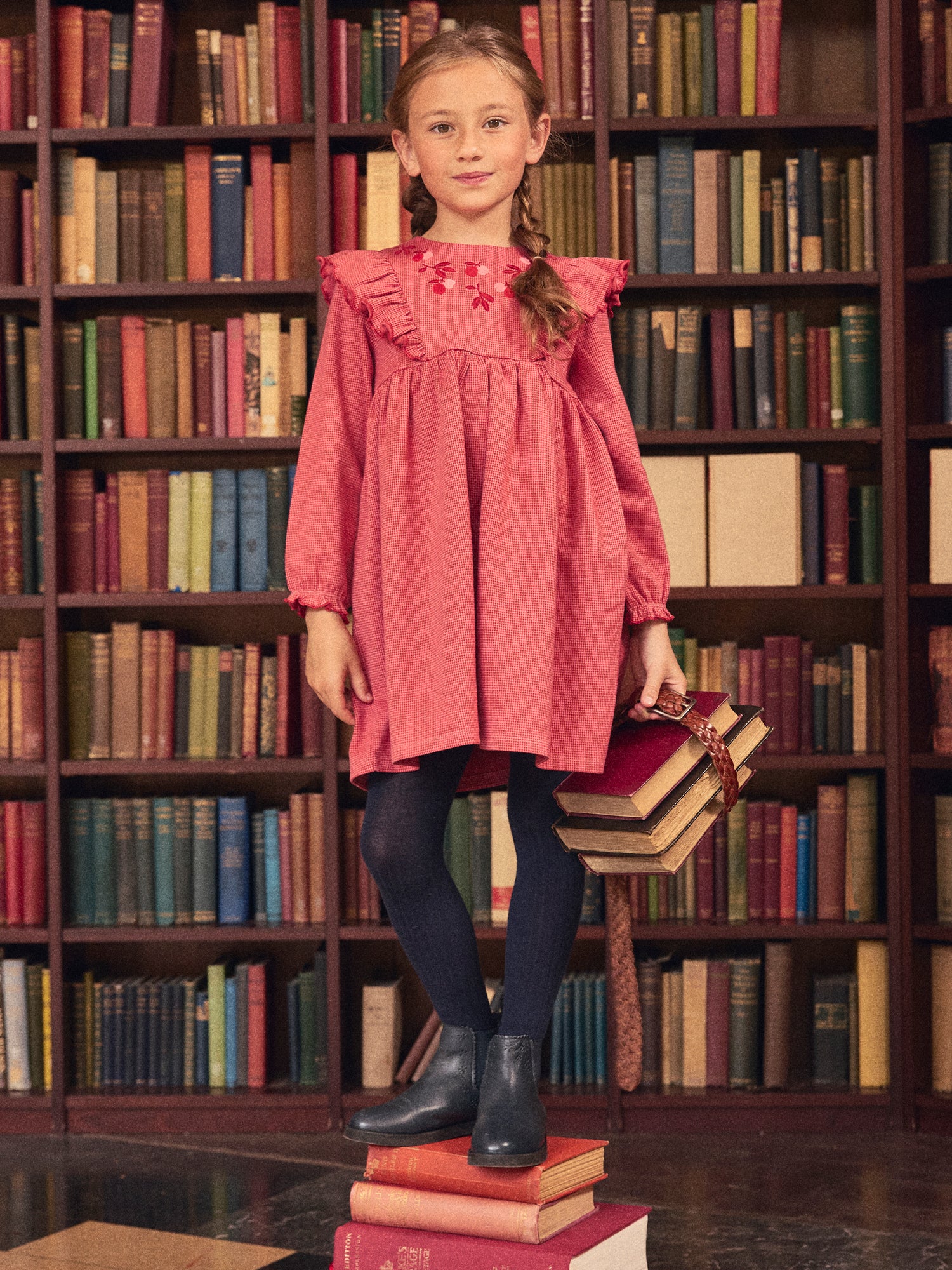 Vestito Rosa con Broderie di Mela e Volant Ragazza - Image 4